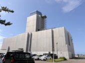 新潟市内　公共施設改修工事　仮設足場